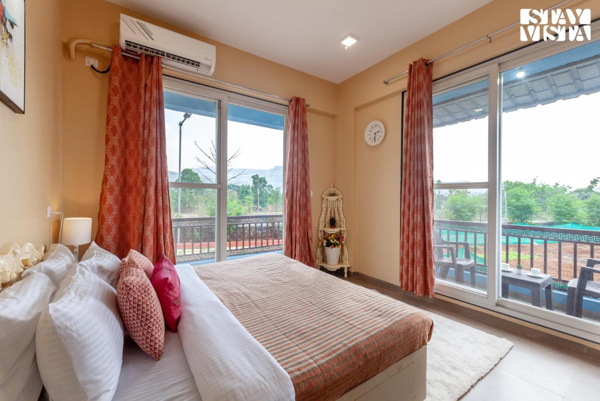 Stayvista'S Hillside Meadows - Mountainside Retreat With Farm View, Pool & Deck, Lawn & Gazebo Chinchavli Kültér fotó