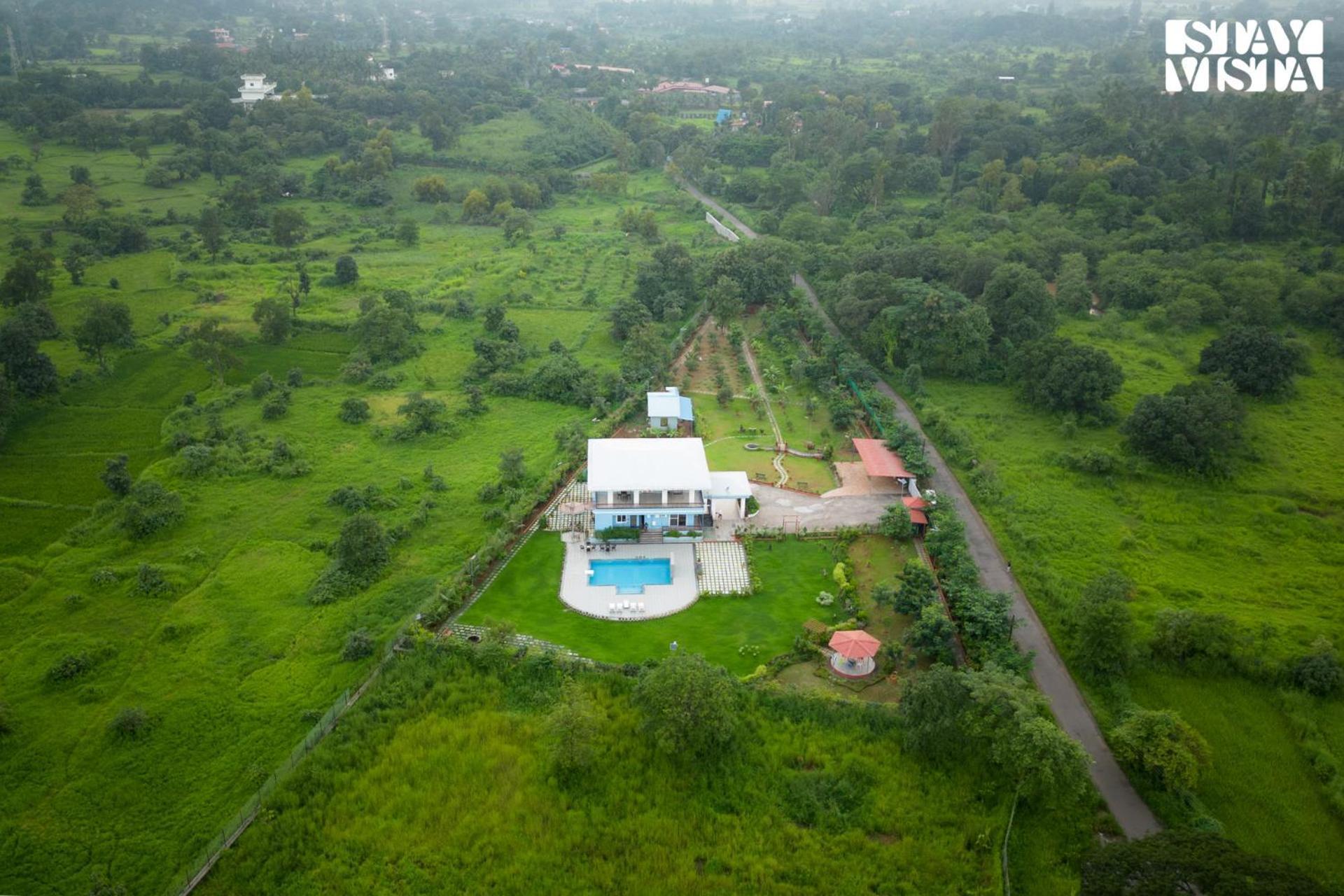 Stayvista'S Hillside Meadows - Mountainside Retreat With Farm View, Pool & Deck, Lawn & Gazebo Chinchavli Kültér fotó