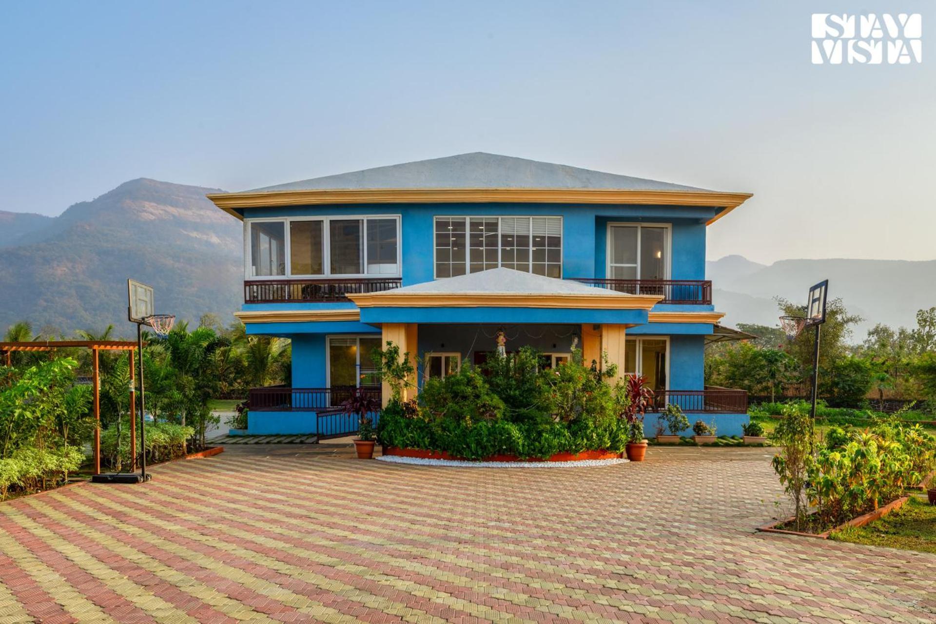Stayvista'S Hillside Meadows - Mountainside Retreat With Farm View, Pool & Deck, Lawn & Gazebo Chinchavli Kültér fotó