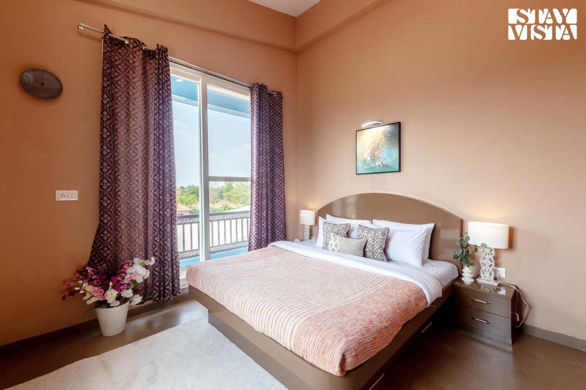 Stayvista'S Hillside Meadows - Mountainside Retreat With Farm View, Pool & Deck, Lawn & Gazebo Chinchavli Kültér fotó
