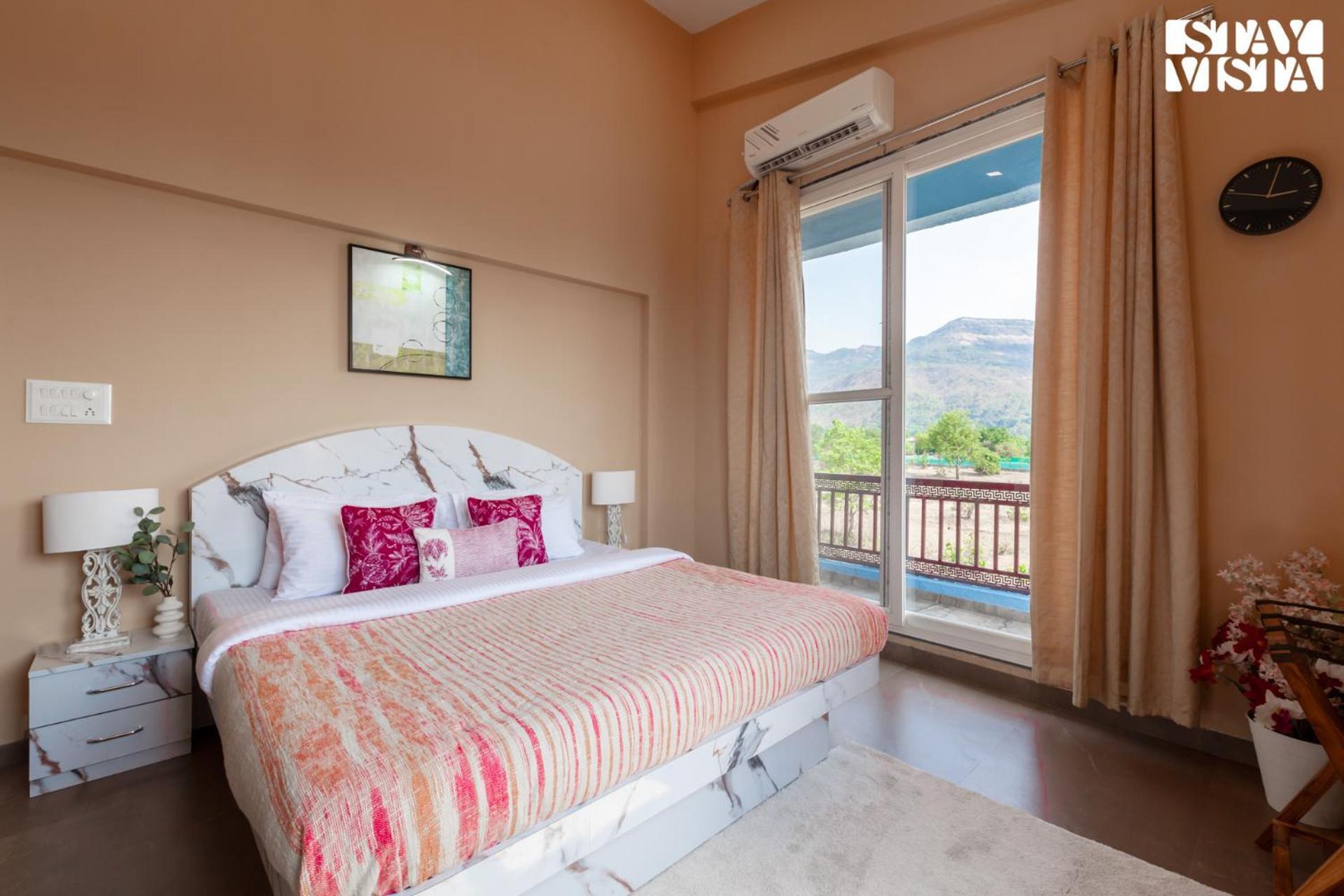 Stayvista'S Hillside Meadows - Mountainside Retreat With Farm View, Pool & Deck, Lawn & Gazebo Chinchavli Kültér fotó